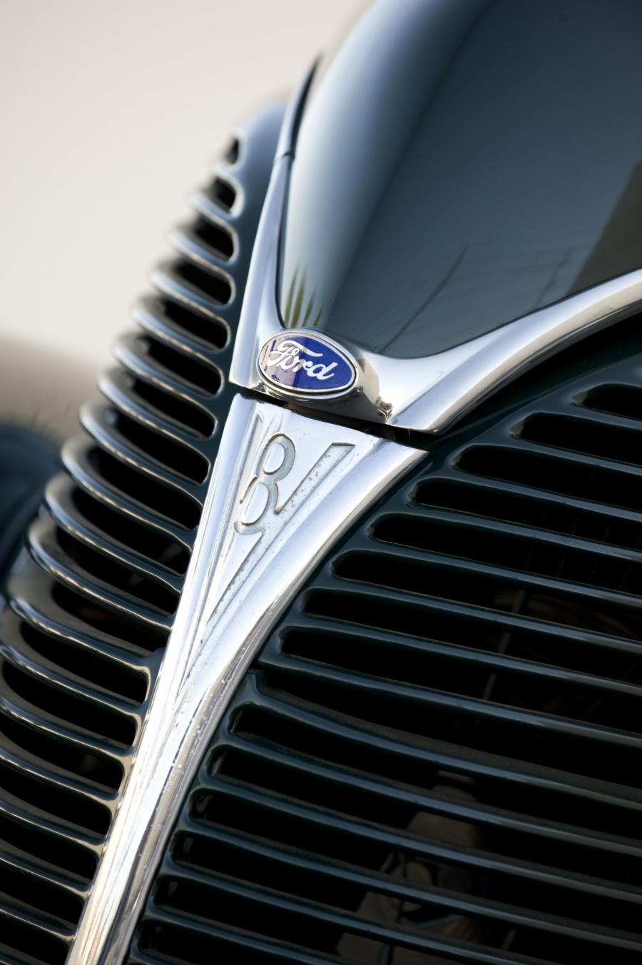  Ford DeLuxe Convertible Sedan 1938 года  (фото 3 из 7)